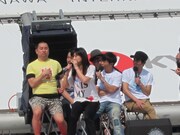 「冬のソナタ」のリーチに合わせて熱唱する椿鬼奴。