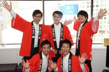 「SPEC」を全力でサポートする夜ふかしの会（前列左より原、三宅、後列左より鬼頭、大重、砂川）。