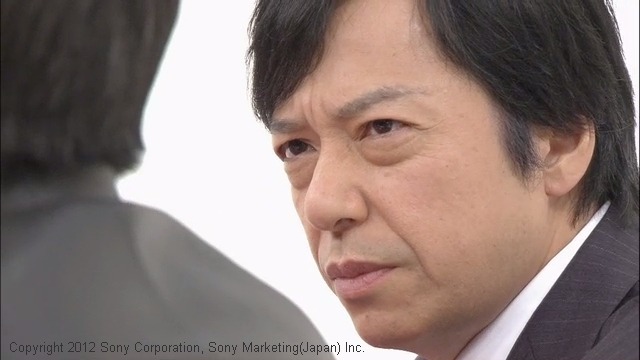 ソニーの液晶テレビ・ブラビアのオフィシャルサイトで配信中の動画「ブラビアプレゼンツ『スマートのタツジン』」に、AV評論家役で出演している板尾創路。