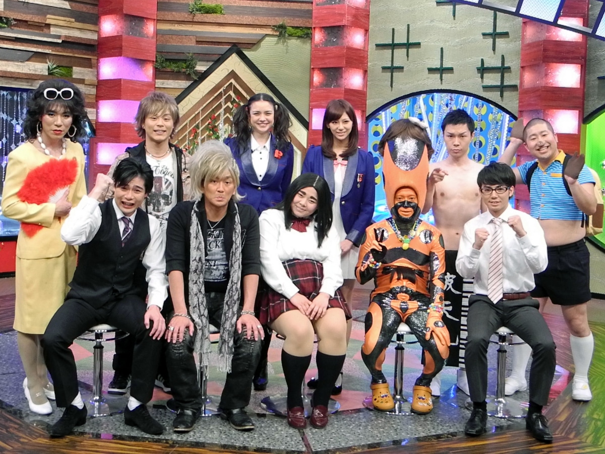 会見に出席した「ピカルの定理」メンバー。