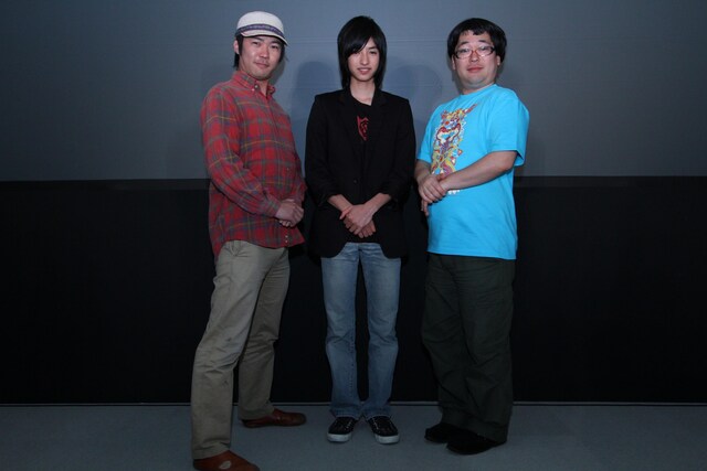 映画「からっぽ」の舞台挨拶に登壇した草野翔吾監督、清水尚弥、天津・向（左から）。