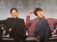 「バカソウル」MCの小籔千豊とMATSU（EXILE）。