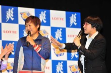 公の場では久々の共演だという南海キャンディーズ。