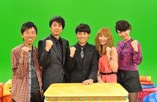 「超再現！ミステリー」出演するチュートリア、ピース綾部、紗栄子、鈴木砂羽。(c)NTV