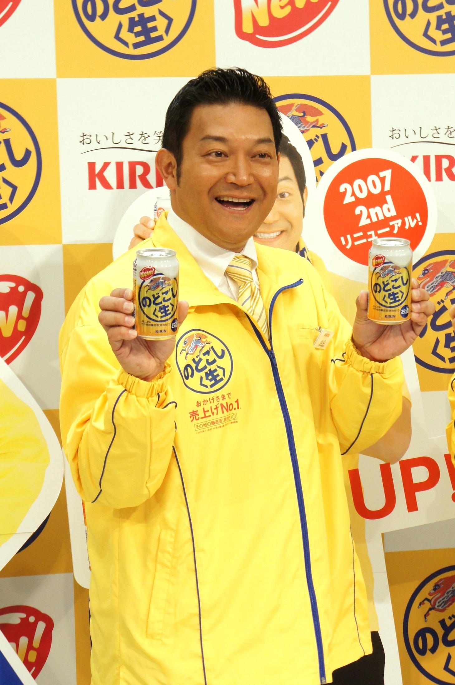 「キリン のどごし＜生＞」リニューアル発表会に「担当営業」として登場した山口智充。
