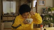 CMに登場する小栗旬。