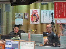 放送開始直前のHi-Hi。