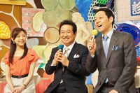 会見の一場面。