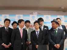 千原兄弟、桂三度、オモロー山下、たむらけんじ、ケンドーコバヤシ、陣内智則、サバンナ。