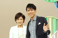新番組「情報LIVE ただイマ！」でキャスターを務めるネプチューン原田泰造（右）と伊東敏恵NHKアナウンサー（左）。