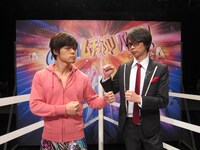 「Shibuya Deep A」の「お笑いムチャぶりバトル」で対決した磁石・永沢（右）とニブンノゴ！宮地（左）。