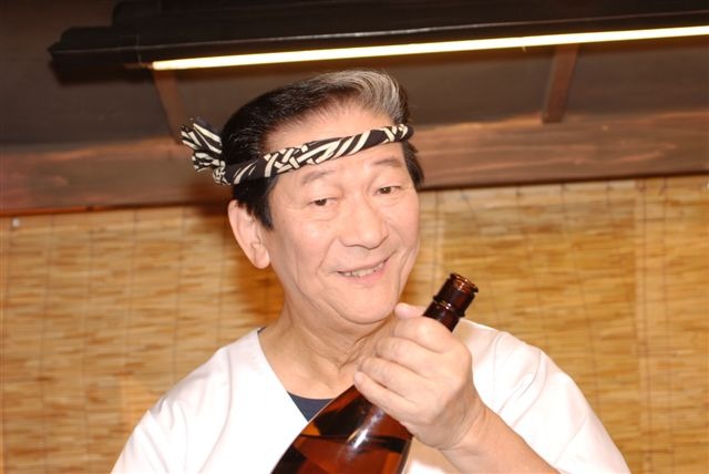 「今日は一日“爆笑コミックソング”三昧IN福岡」に出演する小松政夫。