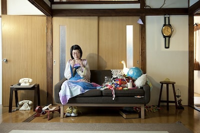 5月25日に手芸本「男子がもらって困るブローチ集」（スイッチ・パブリッシング）を発売する光浦靖子。(c)スイッチパブリッシング