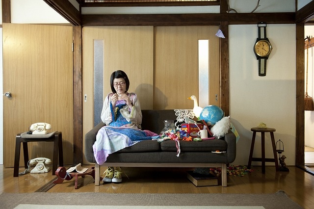 5月25日に手芸本「男子がもらって困るブローチ集」（スイッチ・パブリッシング）を発売する光浦靖子。(c)スイッチパブリッシング