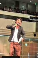 イベントでMCを務めた上々軍団・さわやか五郎。ハロー！プロジェクトの催しではおなじみの存在だ。