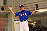 矢島舞美に打ち崩され、納得がいかない様子のミニビッシュ。