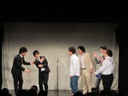 宮地のミュージカルツッコミをいじり、何度もとばっちりをくらった房野。