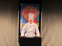 平和を守る戦士アンパンマンの死を前に演説をするジャムおじさん。チーズにもまさかの秘密兵器が搭載。