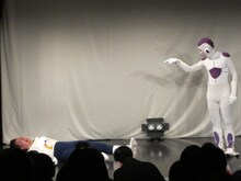 ベジータにとどめを刺しご満悦のフリーザ。