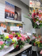 初単独ライブに届けられた花。