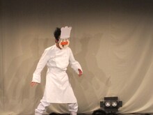 体がジャムおじさんになってしまったベジータ。どのことに気づかず重い体でセルゲームへ。