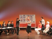 やまもとと篠宮は元気対決。「あっちむいてホイ」がいつの間にか「あっちむいてシェー」に。