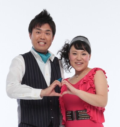 フォーリンラブ・バービー（右）。