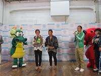 紙切り芸は切れてるものを出すというオチ。