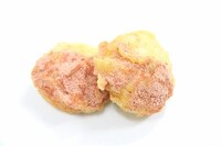 「さかえや」とこのトラのコラボ商品「ゆばベリー」。