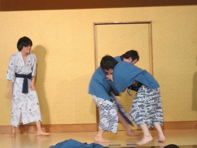 相撲の稽古。