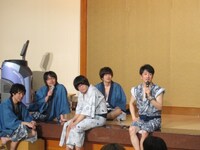 答え合わせをする先生と生徒。