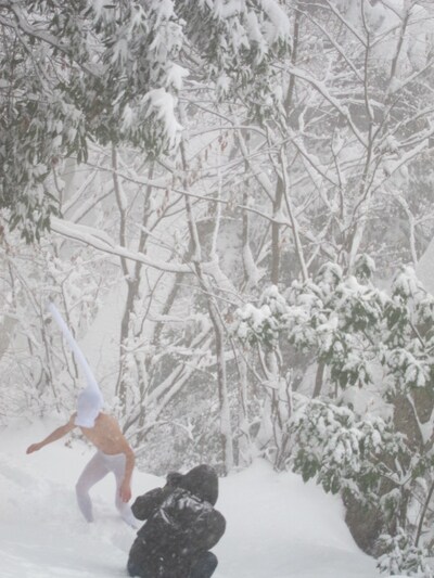 6月12日から26日まで、東京・下北沢HIBOU HIBOUにて行われる「ハブ展」の撮影に挑むBコース・ハブ。