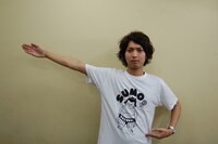 ニコニコ動画内のよしよし動画にて「西田淳裕の大相撲夏場所15全日実況」を行う相撲大好き芸人・西田淳裕。