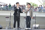 イベントMCを務めた烏龍パーク。ブラマヨとプライベートで交流があり、トークにも積極的に参加していた。