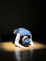 お笑いナタリー用の土下座正面バージョン。