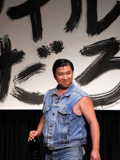 初DVD「ワイルドだろ～」の収録に臨んだスギちゃん。「みなさん、DVDだぜぇ。（ネタを）知ってても笑うんだぜぇ」と序盤に釘を刺して笑いを誘った。