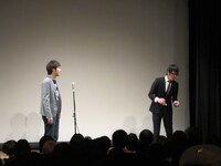 観客にスパローズが売れなかった責任を押し付けようとする大和。