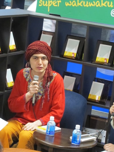 東京・紀伊国屋書店 新宿南店3階 ふらっとすぽっとにて行われた、イラン人芸人のデスペラード・エマミ・シュン・サラミ初著書「イラン人は面白すぎる！」（光文社新書）発売記念イベント。