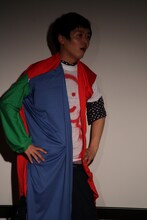 うしろシティ初トークライブ「裁縫男子と料理男子」の一場面。