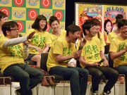 「カンコンキンシアター26『クドい！』 ブラジル美女＝巨尻＊個人の感想です。」会見の様子。