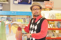 DVD「マキタスポーツ単独ライブ オトネタ」発売記念イベントに登場したマキタスポーツ。