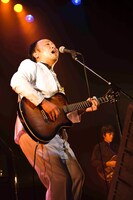 DVD「マキタスポーツ単独ライブ オトネタ」の一場面。(c)CURIOUSCOPE