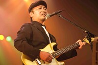 DVD「マキタスポーツ単独ライブ オトネタ」の一場面。(c)CURIOUSCOPE