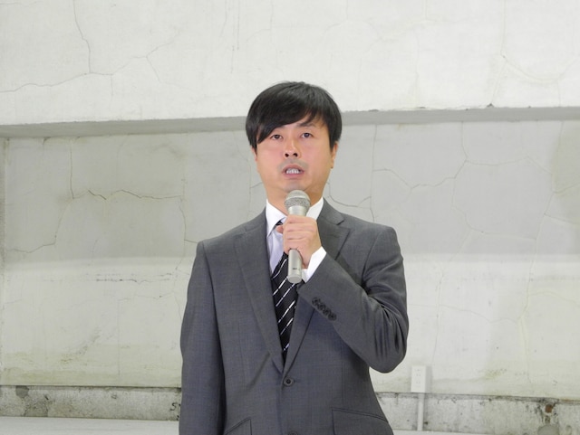 母親が生活保護費を受給していたことを認め謝罪した次長課長・河本準一。