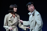 1幕2場「コントライブ」より「港の別れ」。