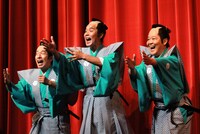 1幕1場「バカ殿様」。