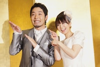 「あっちゃんカッコいい！」のポーズを取る2人。