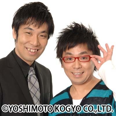 写真はパンクブーブー。左が佐藤、右が黒瀬。