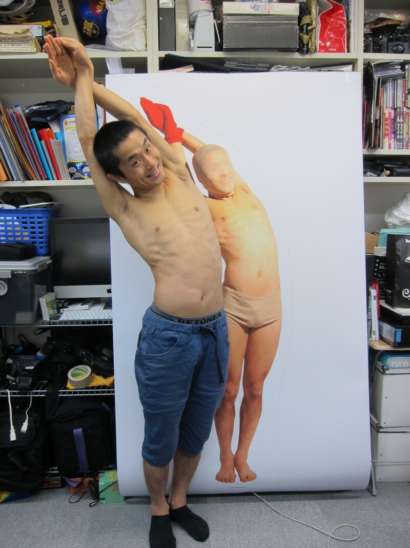 6月12日（火）より、東京・下北沢HIBOU HIBOUにて行われる「ハブ展」に展示される等身大エビフライ。