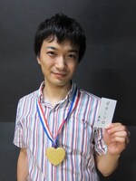 バッファロー吾郎A考案ゲーム「ラブスタディ～めざせ！恋愛マスター～」初代チャンピオンのTHE GEESE高佐。